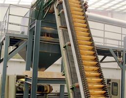 大傾角擋邊帶式輸送機 大傾角擋邊帶式輸送機